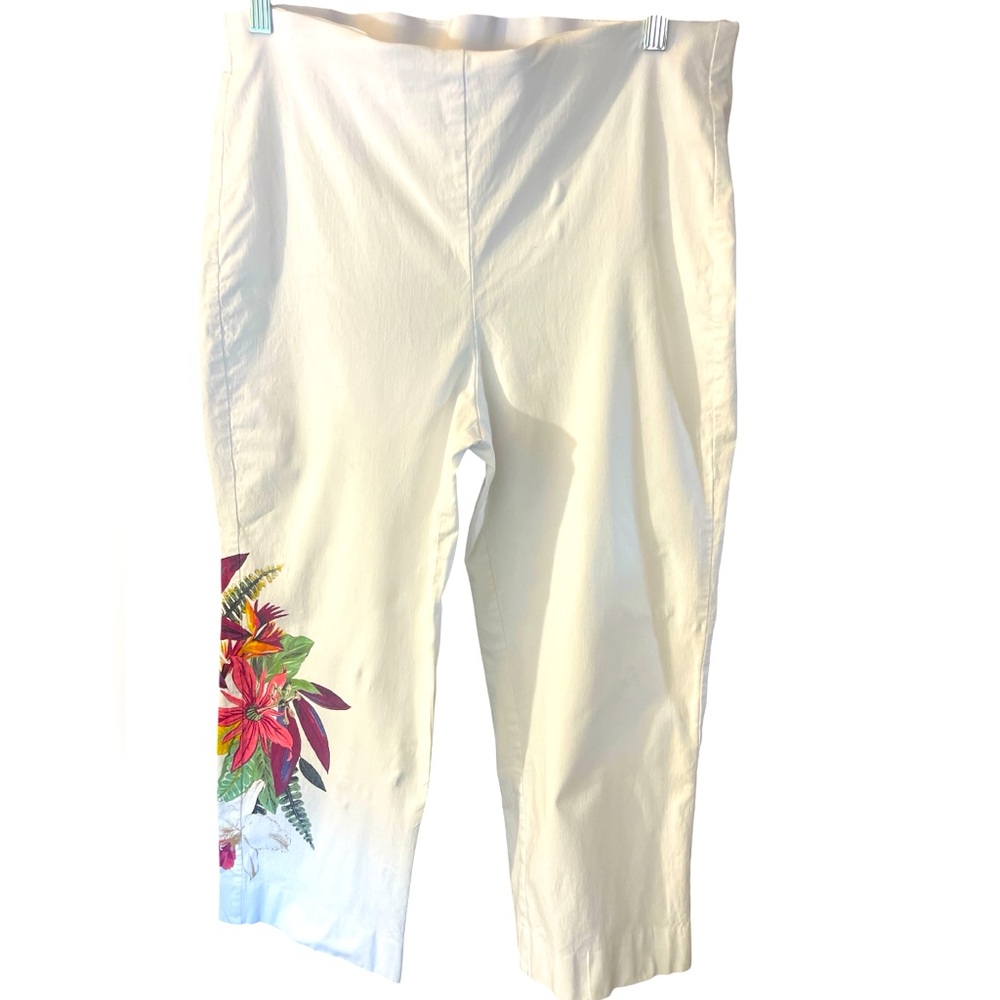 Chico's Cream Cropped Pants with Floral Design